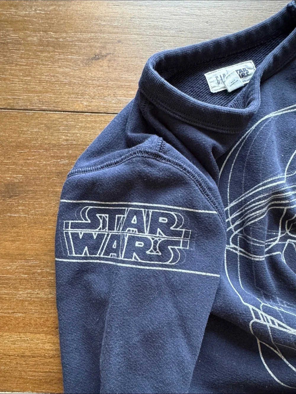Size S P 6-7 Gap Kids Star Wars Darth Vader sweatshirt